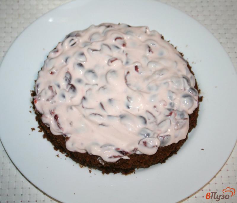 Фото приготовление рецепта: Торт с вишней в микроволновке шаг №9