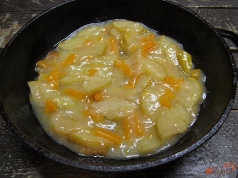 Фото приготовление рецепта: Пирог из яблока и тыквы в лаваше шаг №4