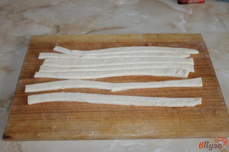 Фото приготовление рецепта: Сосиска в слоеном тесте с кунжутом шаг №1