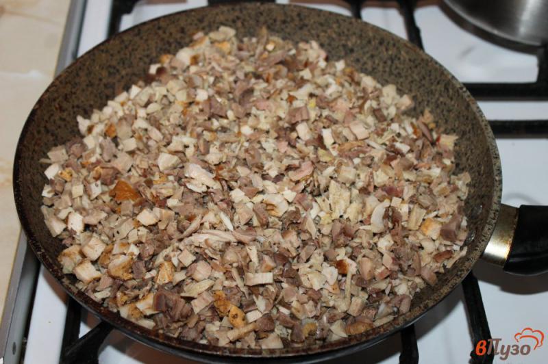 Фото приготовление рецепта: Солянка из куриного мяса по - домашнему шаг №2