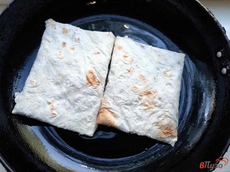 Фото приготовление рецепта: Чебуреки в лаваше шаг №6