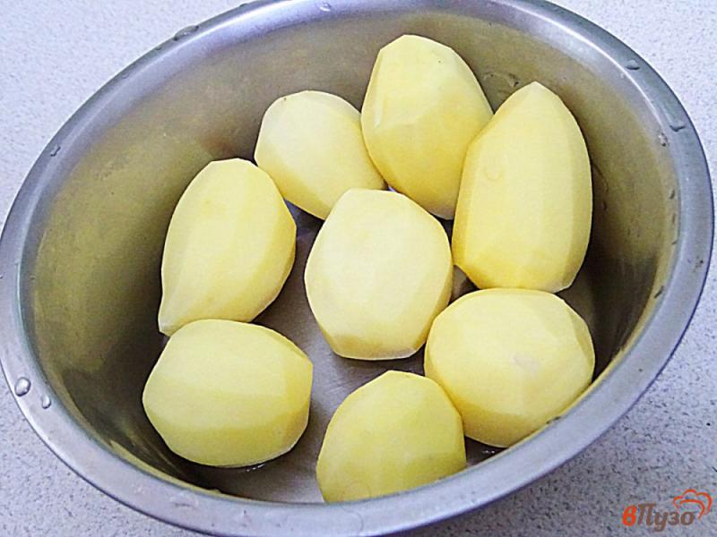 Фото приготовление рецепта: Картофель отваренный в молоке шаг №1