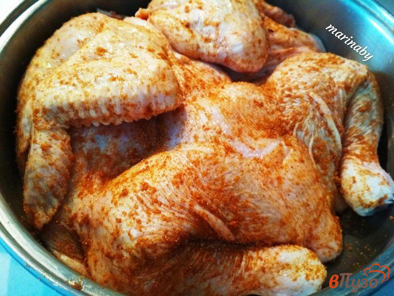 Фото приготовление рецепта: Ароматная запеченная курица шаг №3