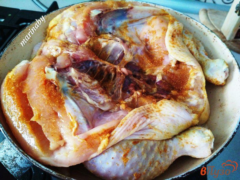 Фото приготовление рецепта: Ароматная запеченная курица шаг №9