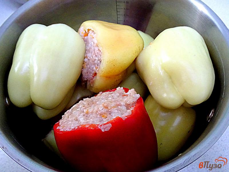 Фото приготовление рецепта: Перец фаршированный с овощным соусом шаг №7