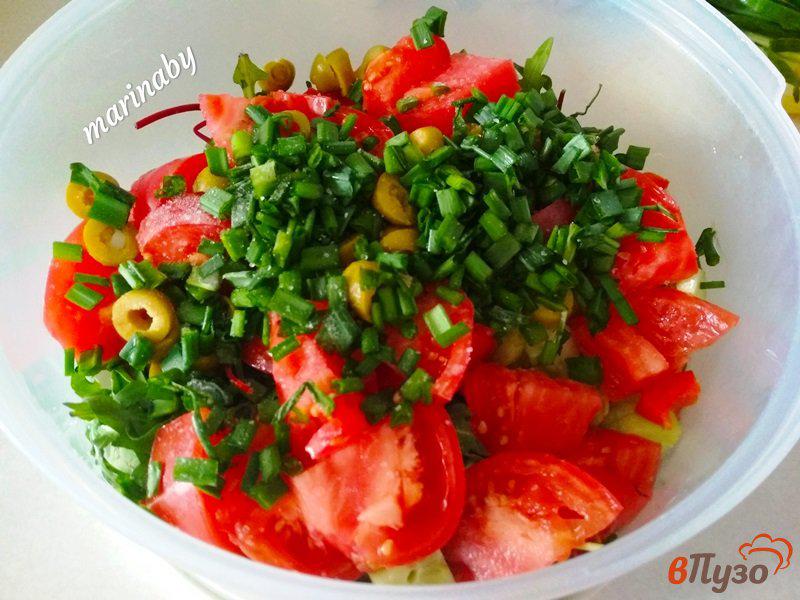 Фото приготовление рецепта: Салат овощной с рукколой и мангольдом шаг №4