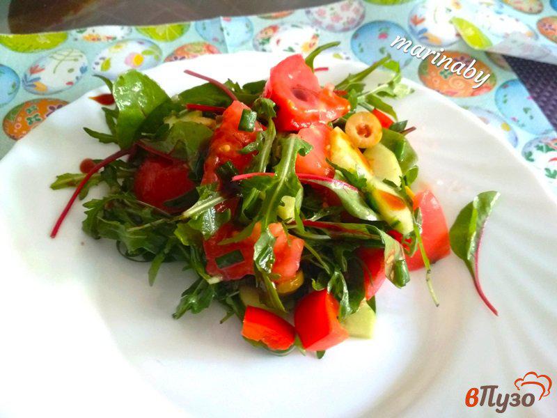 Фото приготовление рецепта: Салат овощной с рукколой и мангольдом шаг №6