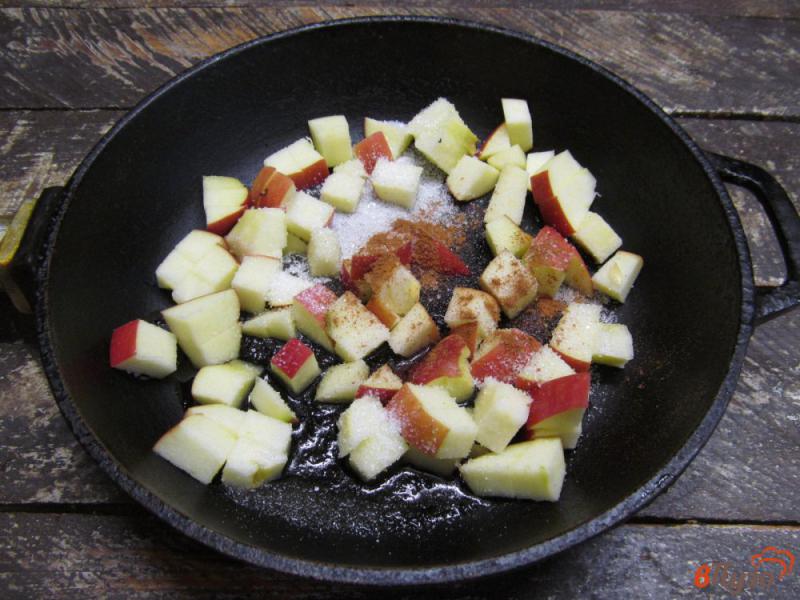 Фото приготовление рецепта: Лаваш с яблоками в креме шаг №1