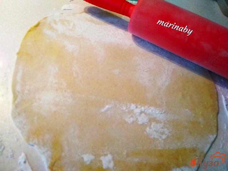 Фото приготовление рецепта: Домашняя  яичная лапша шаг №2