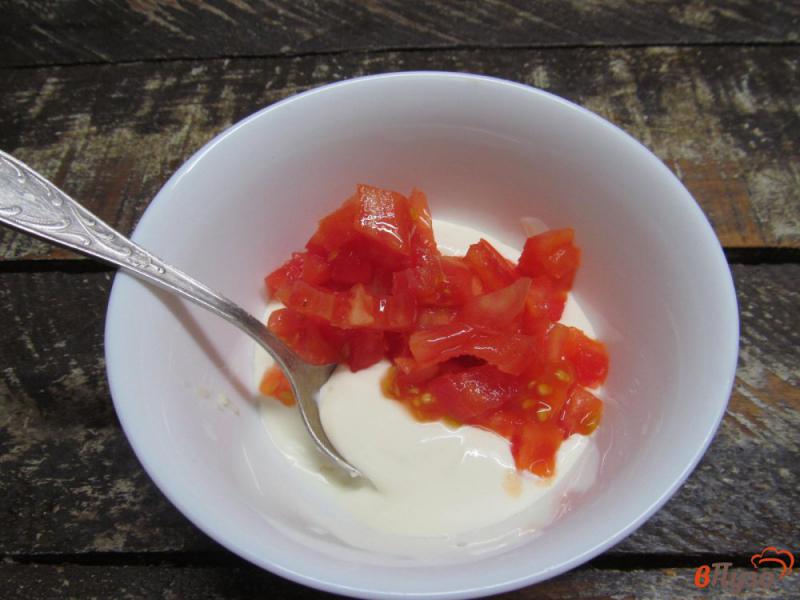 Фото приготовление рецепта: Овощные оладьи с жареным беконом под сметанным соусом шаг №11