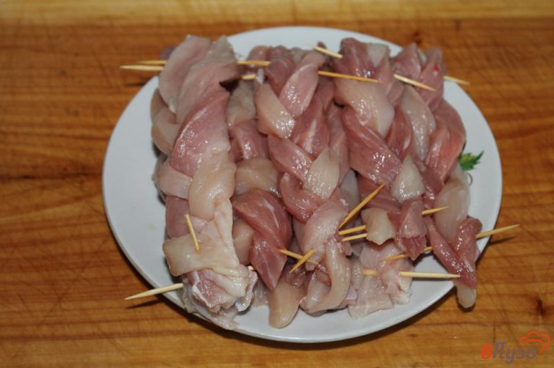 Фото приготовление рецепта: Косичка курино - свиная шаг №4