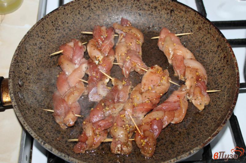 Фото приготовление рецепта: Косичка курино - свиная шаг №7