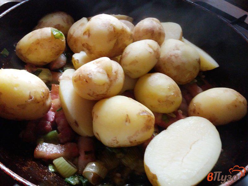 Фото приготовление рецепта: Молодой картофель по-деревенски шаг №5