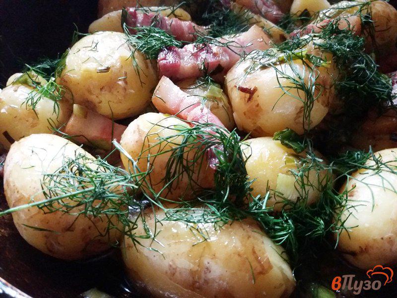 Фото приготовление рецепта: Молодой картофель по-деревенски шаг №6