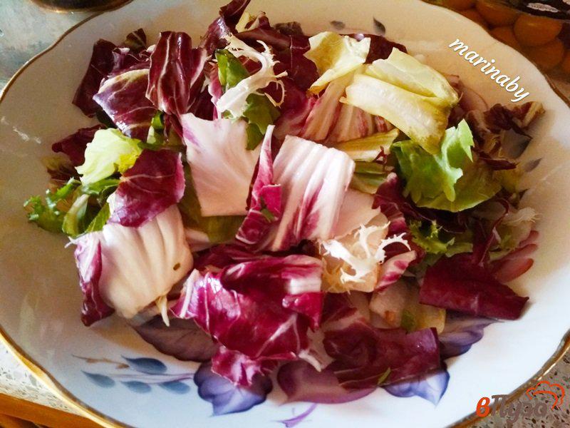 Фото приготовление рецепта: Салат овощной с копчеными яйцами шаг №4