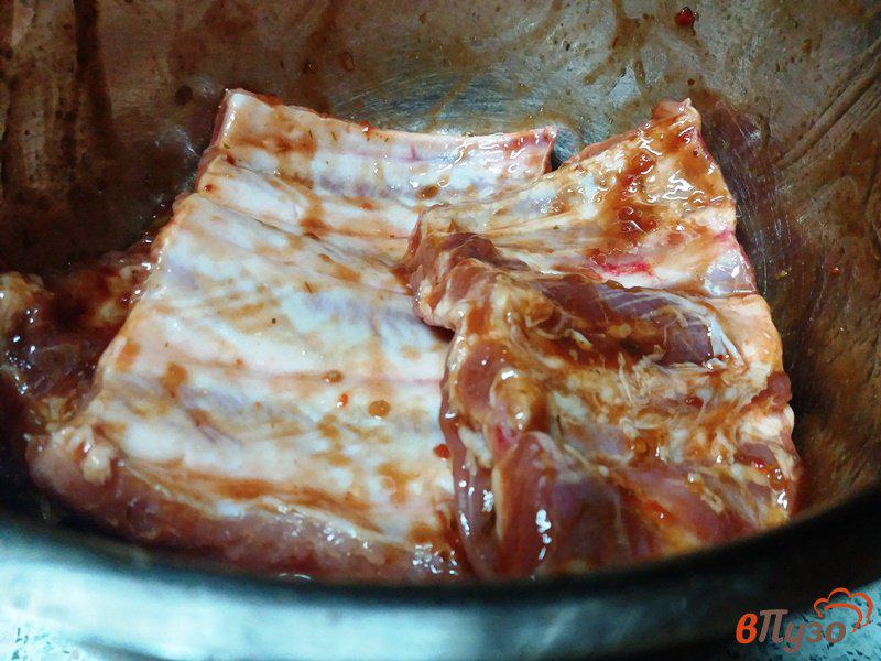 Фото приготовление рецепта: Свиные ребрышки гриль шаг №5