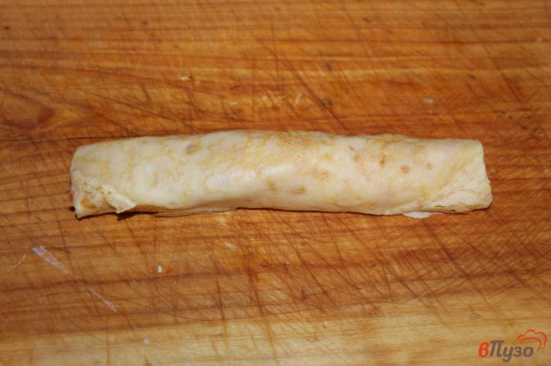Фото приготовление рецепта: Блины с сыром и рыбой шаг №6