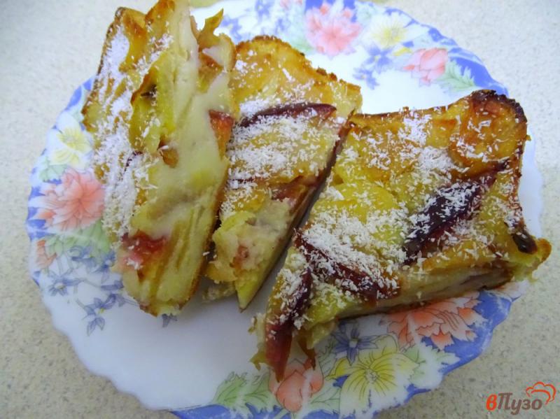 Фото приготовление рецепта: Яблочно -сливовый пирог невидимый шаг №12