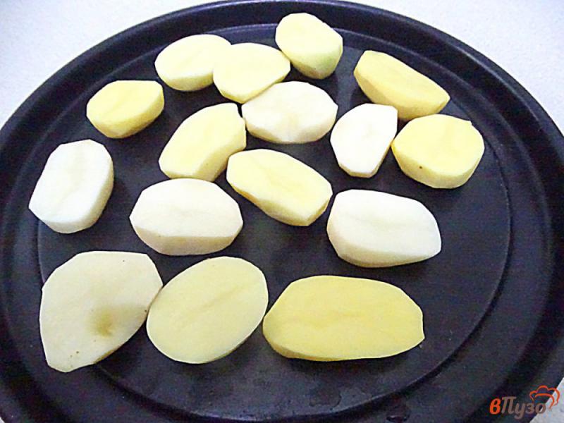 Фото приготовление рецепта: Картофель с салом и чесноком шаг №3