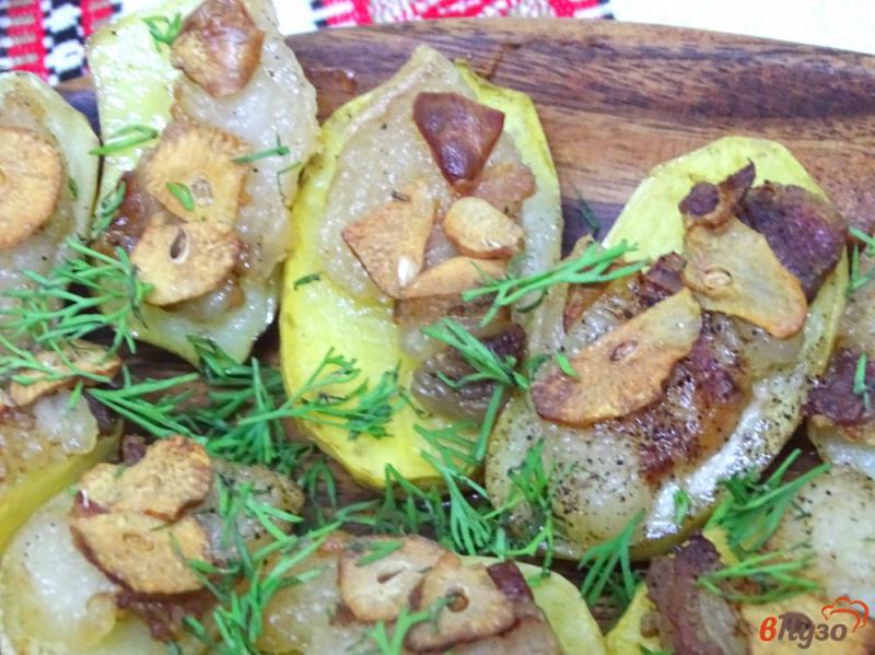 Фото приготовление рецепта: Картофель с салом и чесноком шаг №7