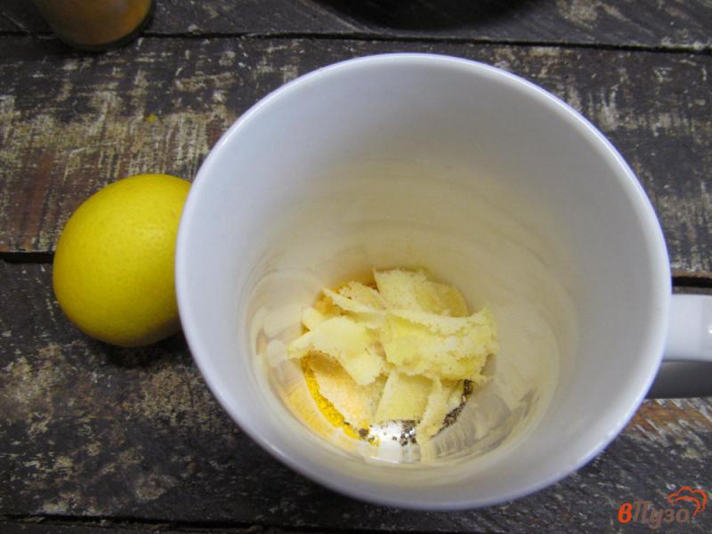 Фото приготовление рецепта: Чай с куркумой соком лимона и чесноком шаг №4