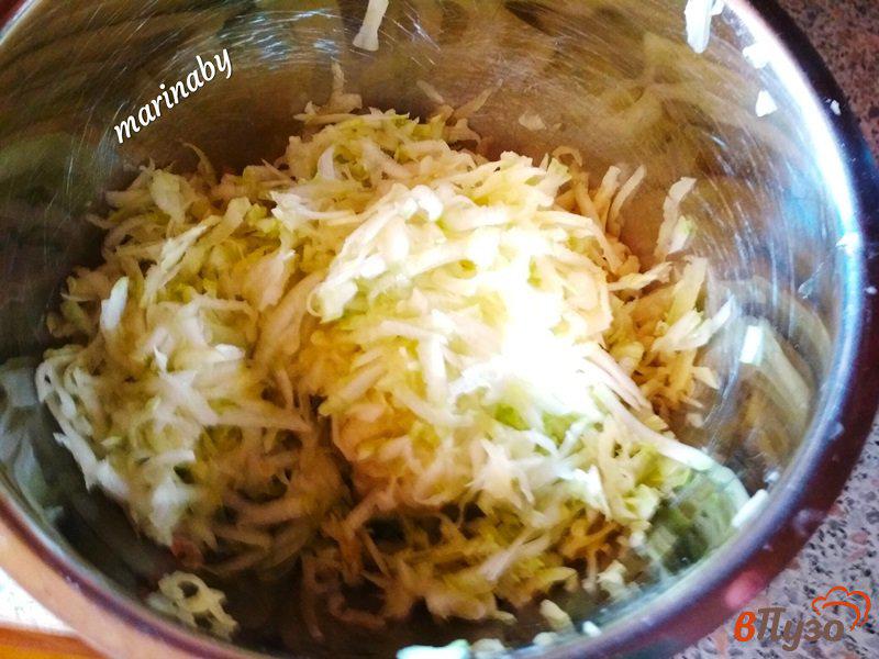 Фото приготовление рецепта: Кабачково-картофельные оладьи шаг №2