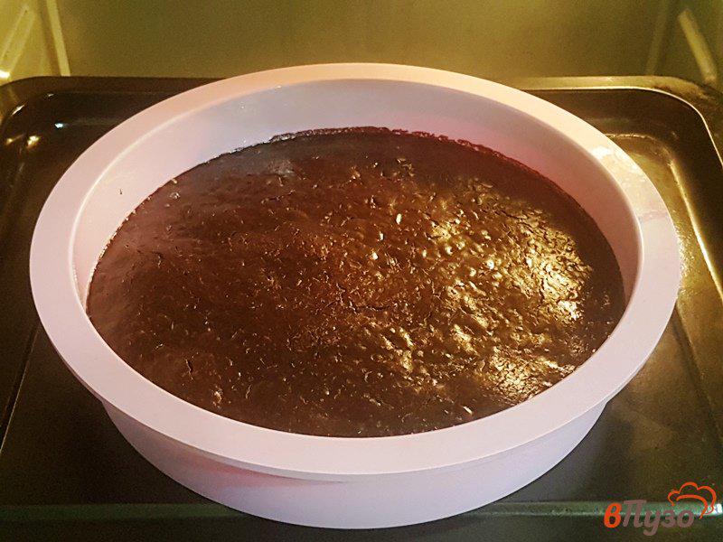 Фото приготовление рецепта: Пирог из черного шоколада шаг №9