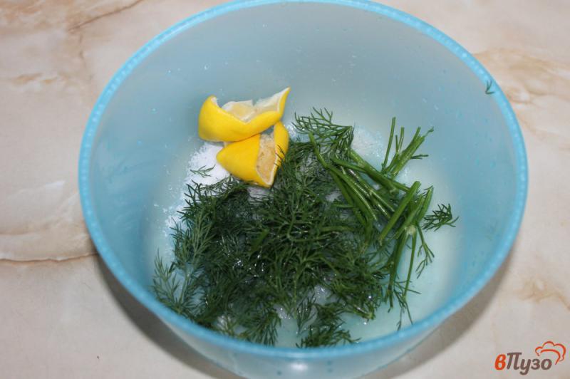 Фото приготовление рецепта: Рыба маринованная с соком лимона шаг №3