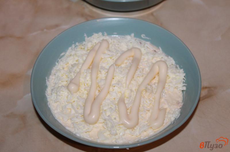 Фото приготовление рецепта: Салат из куриных яиц и сардины шаг №4