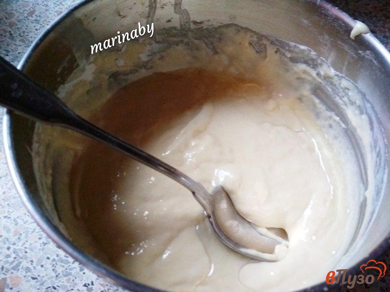 Фото приготовление рецепта: Оладушки с соусом из клубники шаг №1