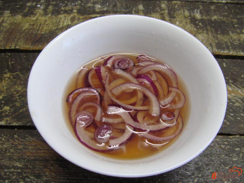 Фото приготовление рецепта: Салат из жареных вешенок и вареной свинины шаг №1