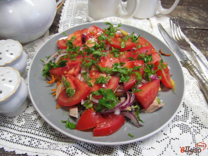 Фото приготовление рецепта: Салат из жареных вешенок и вареной свинины шаг №6
