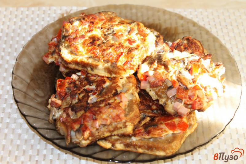 Фото приготовление рецепта: Бутерброды с колбасно - грибной начинкой на завтрак шаг №5