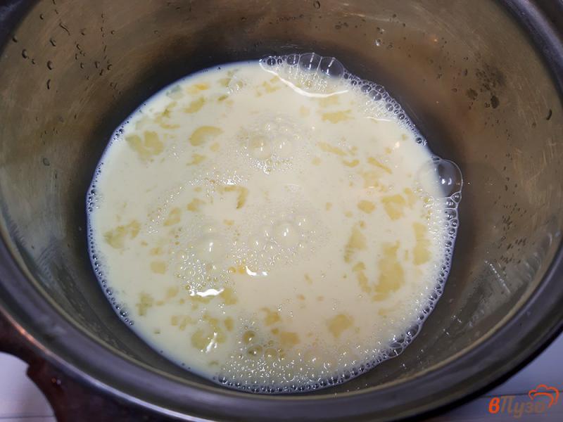 Фото приготовление рецепта: Блины на топленом молоке шаг №2