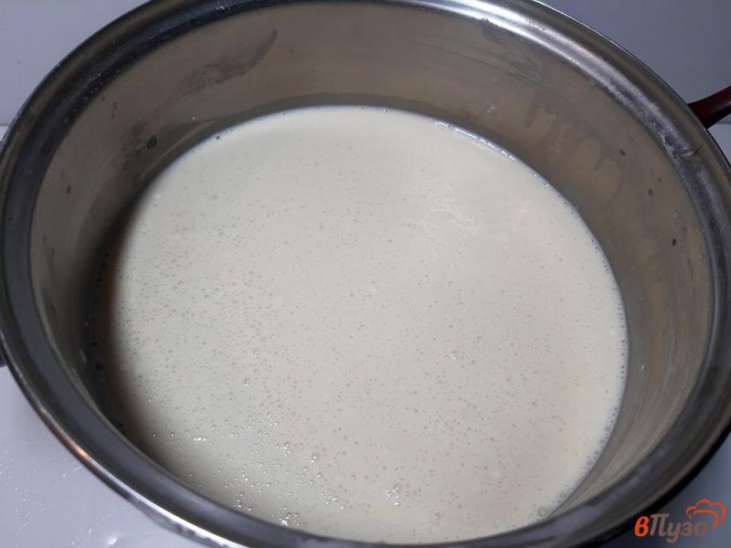 Фото приготовление рецепта: Блины на топленом молоке шаг №3