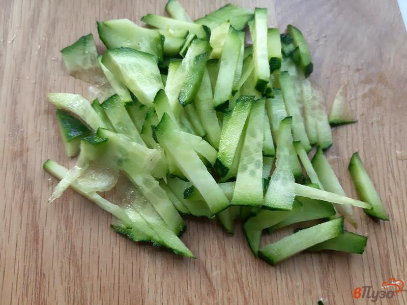 Фото приготовление рецепта: Салат из пекинской капусты шаг №2