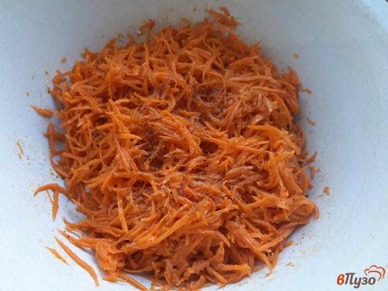 Фото приготовление рецепта: Морковь по-корейски с грибами шаг №2