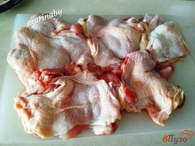 Фото приготовление рецепта: Фаршированные рулетики из куриной мякоти бедра с сыром шаг №3