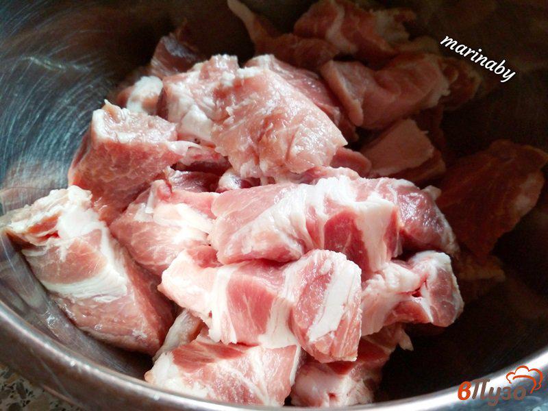 Фото приготовление рецепта: Шашлык из свиной шеи в маринаде с кока-колой шаг №2