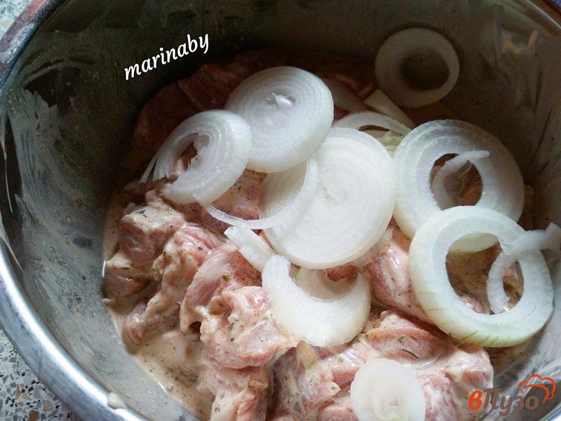 Фото приготовление рецепта: Шашлык из свиной шеи в маринаде с кока-колой шаг №4