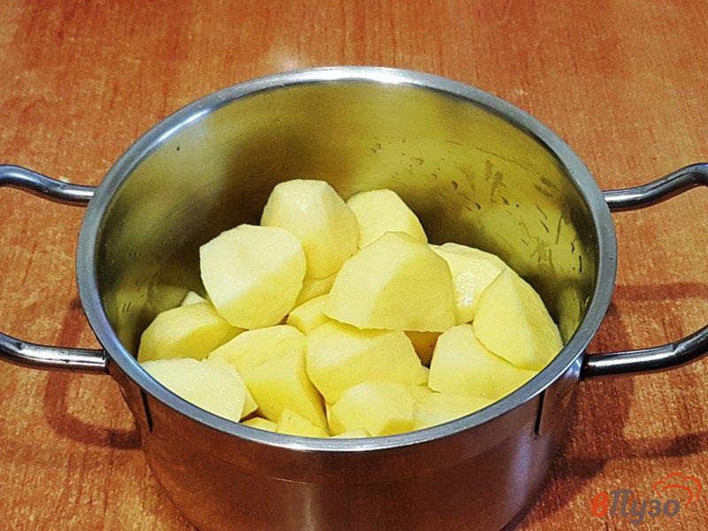 Фото приготовление рецепта: Пирожки картофельные с капустой шаг №2