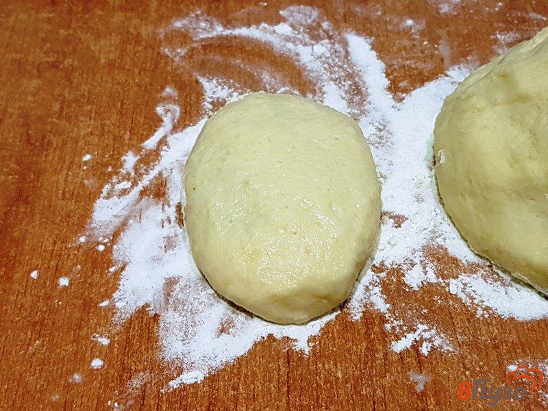 Фото приготовление рецепта: Пирожки картофельные с капустой шаг №9