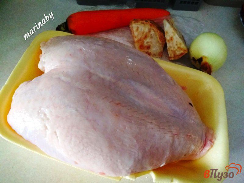 Фото приготовление рецепта: Куриный бульон с корнем сельдерея шаг №1