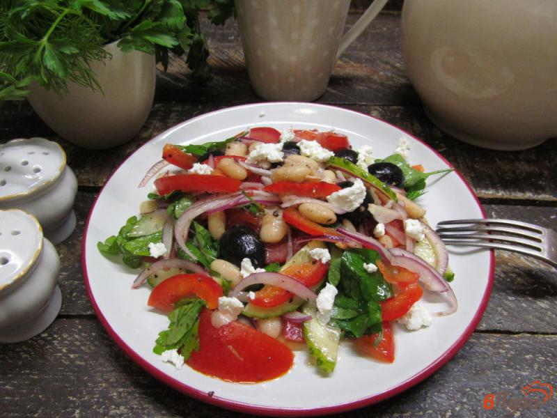 Фото приготовление рецепта: Греческий салат с фасолью шаг №6