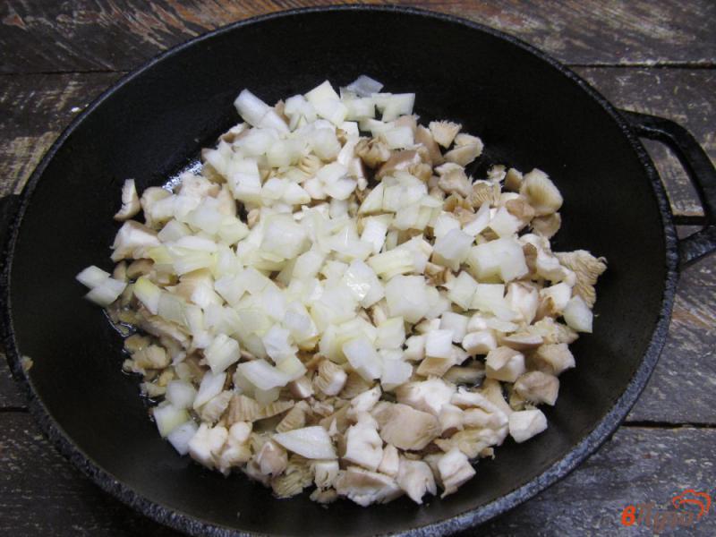Фото приготовление рецепта: Домашний сгущенный крем из грибов шаг №4
