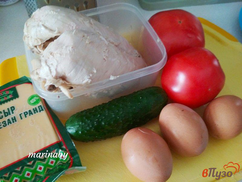 Фото приготовление рецепта: Салат из куриной грудки и овощей шаг №4