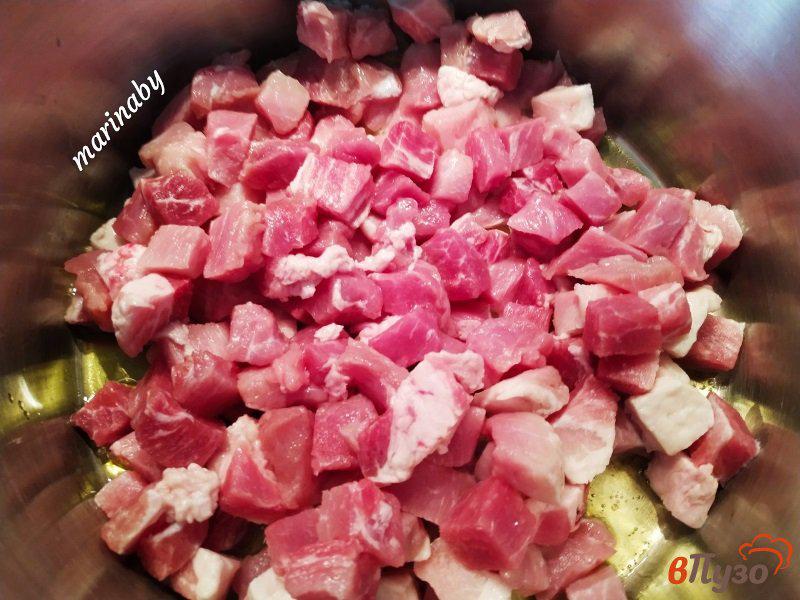 Фото приготовление рецепта: Свинина по-китайски в кисло-сладком соусе шаг №2