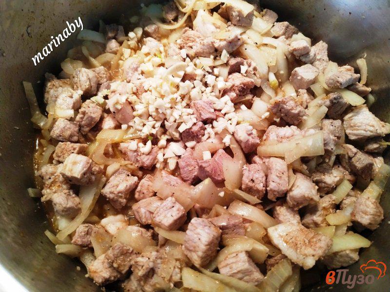 Фото приготовление рецепта: Свинина по-китайски в кисло-сладком соусе шаг №4