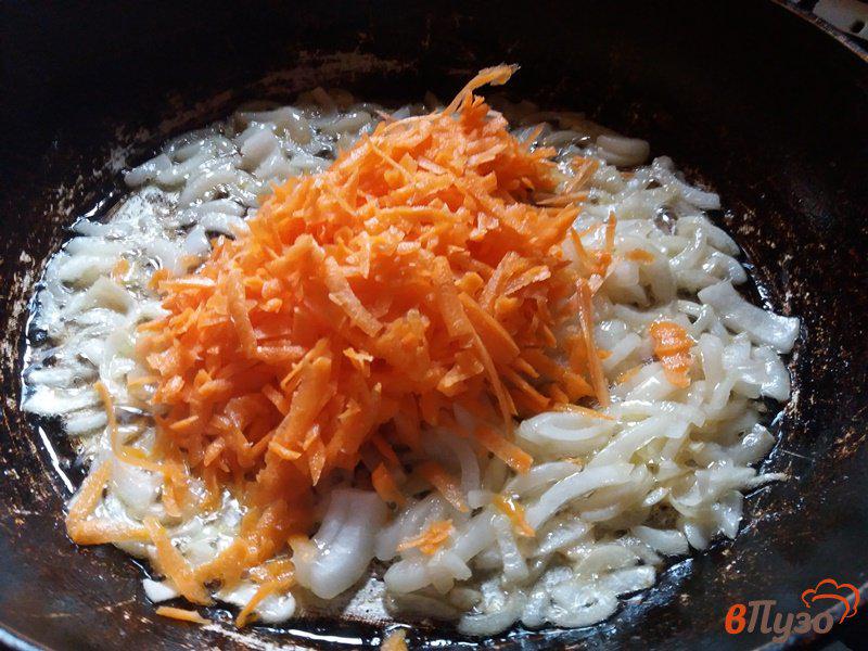 Фото приготовление рецепта: Суп картофельный с фрикадельками и томатами шаг №2