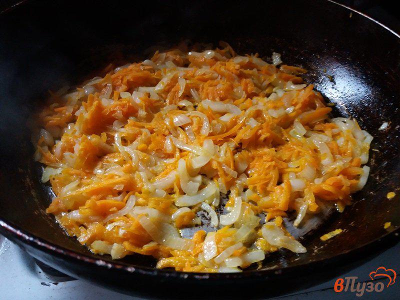 Фото приготовление рецепта: Суп картофельный с фрикадельками и томатами шаг №3